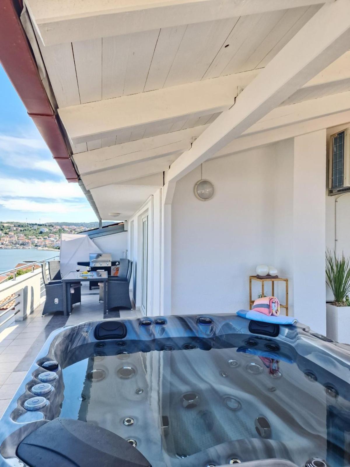 Luxury Apartments Silva With Sea View Okrug Gornji Exterior foto