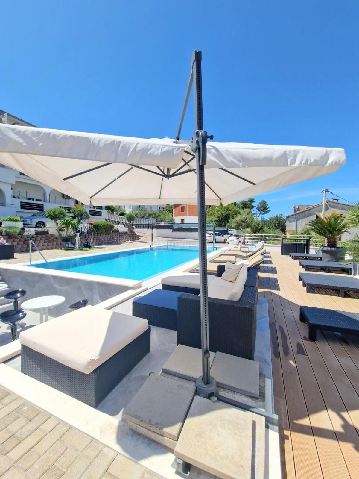 Luxury Apartments Silva With Sea View Okrug Gornji Exterior foto